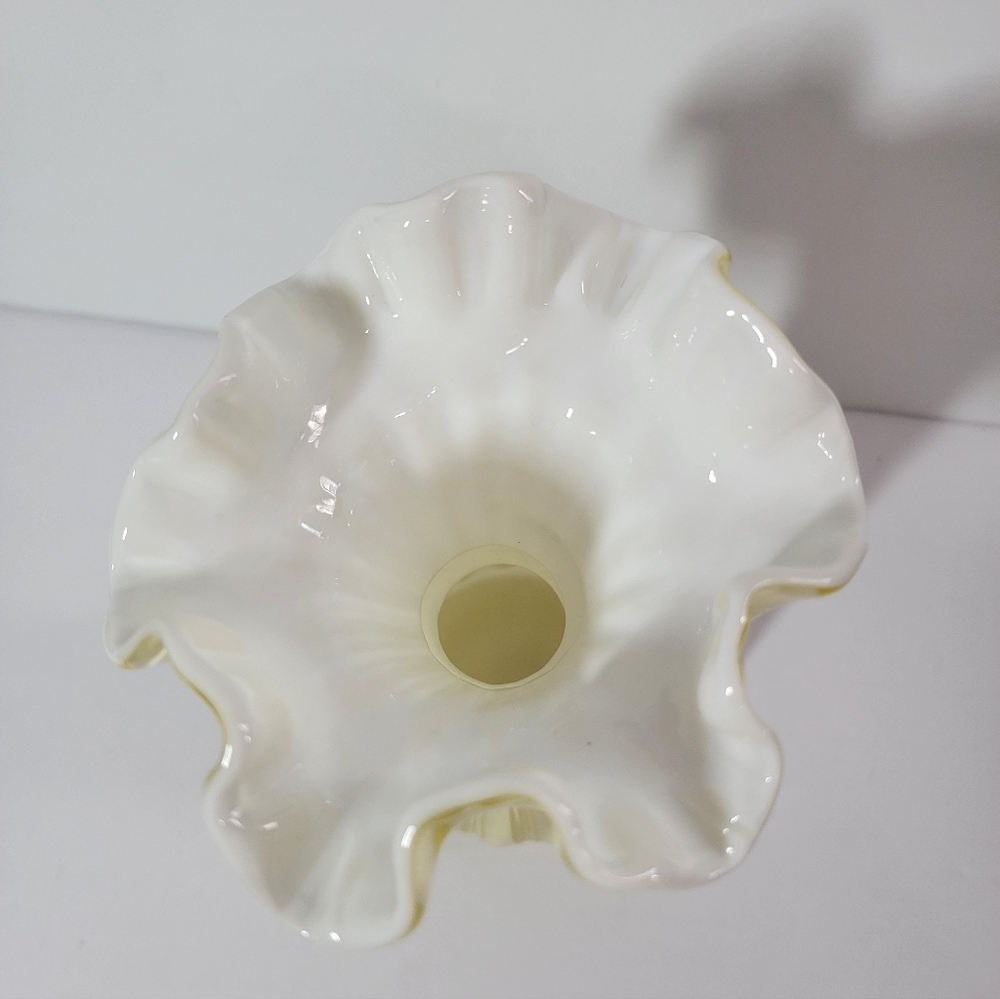 Fenton Rare Case Glass Butterscotch Wheat Vase White Overlay 7 3/4" Ruffle Vtg - Picture 3 of 6